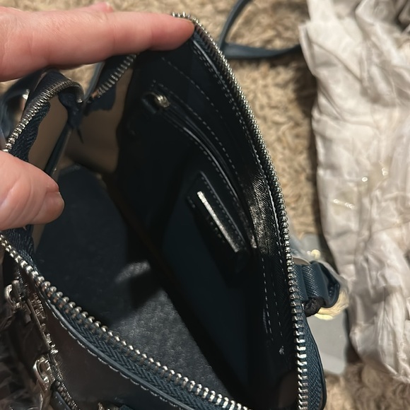 Crossbody - Picture 4 of 9